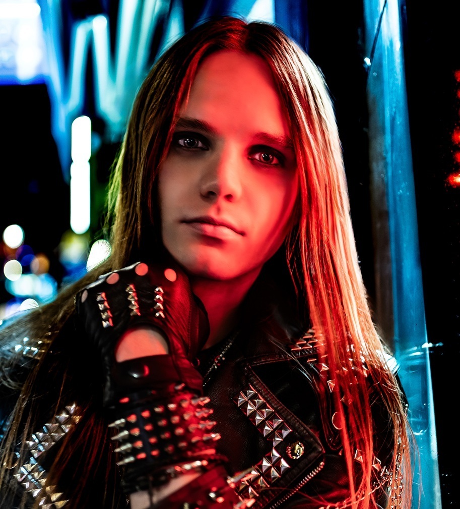 CRAIG Vocals SHOT 1 Photo Credit Tunde Valiszka CLOSE