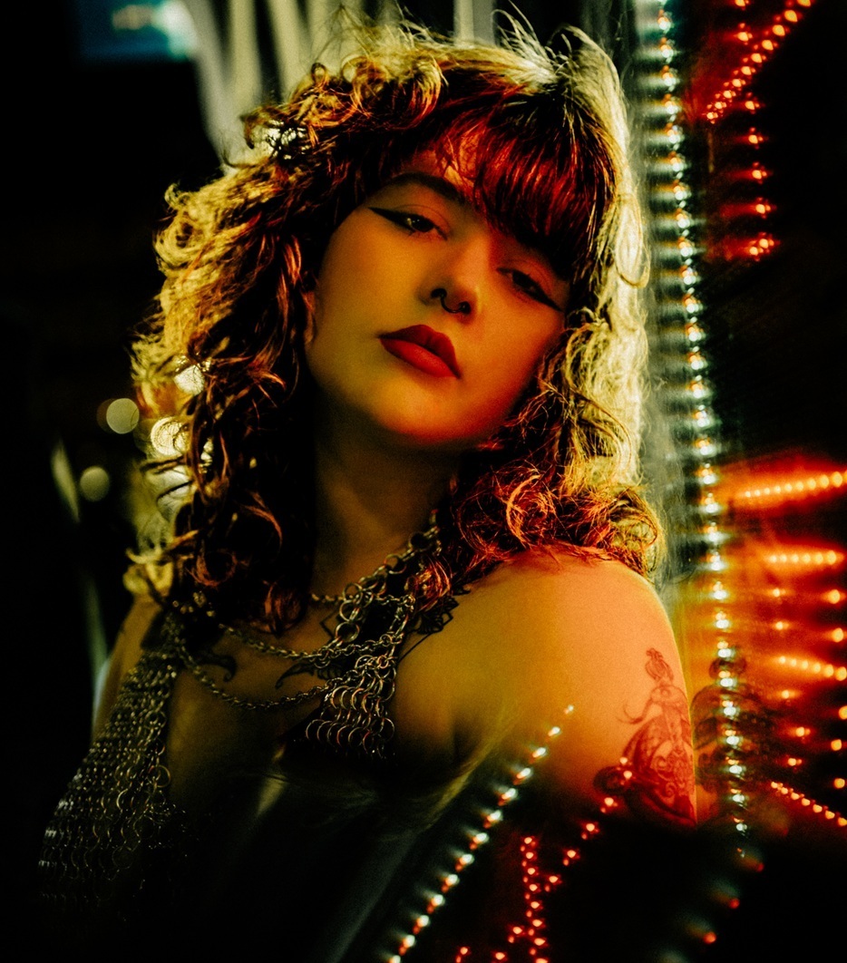 RHEA Guitar SHOT 1 Photo Credit Tunde Valiszka CLOSE