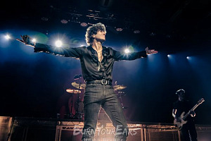 Luke Pritchard von THE KOOKS live in Berlin