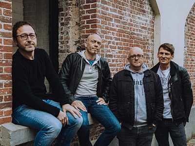 Mit einem frisch veröffentlichten Song kehren F.O.D. zu ihren Wurzeln zurück. 