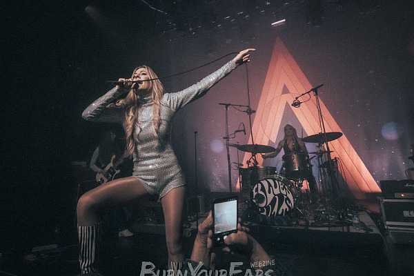 BLUES PILLS' Elin Larsson live in Berlin 