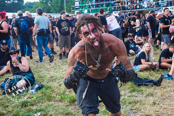 Einfach ganz normale Leute beim Wacken ...