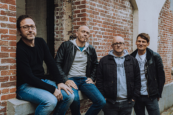 Mit einem frisch veröffentlichten Song kehren F.O.D. zu ihren Wurzeln zurück. 