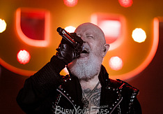 Metal-Geschichte live: Rob Halford gibt mit JUDAS PRIEST sein Reload-Debüt.