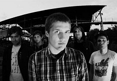 Fire In The Attic - Interview mit Basser Dennis