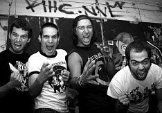 Vitamin X & Hoods Up - Hamburg / Rote Flora Review